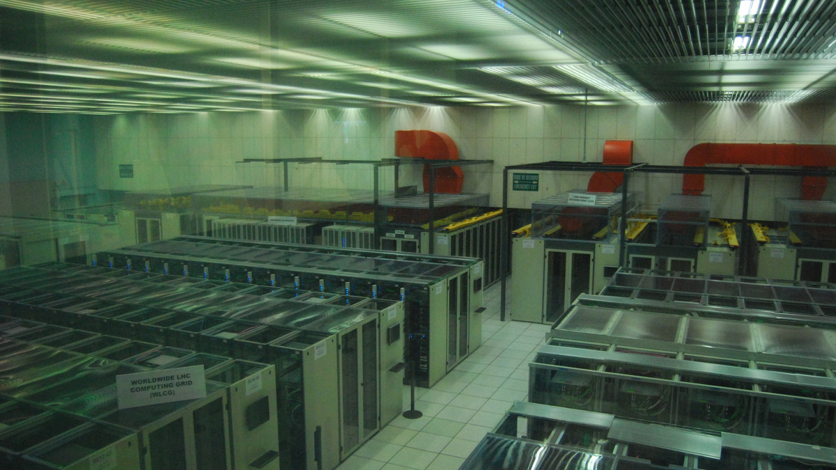 EuroHPC çok uluslu süper bilgisayar ağı ve AB sınırları içi veri egemenliği şeması