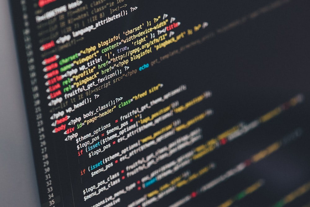 Monitörde programlama kodu