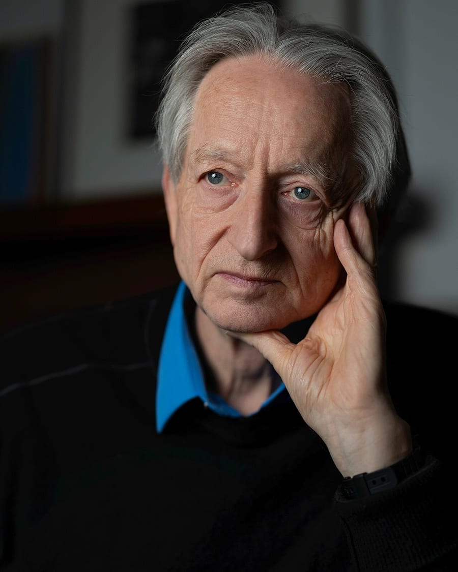 Geoffrey Hinton portresi — Wikimedia Commons