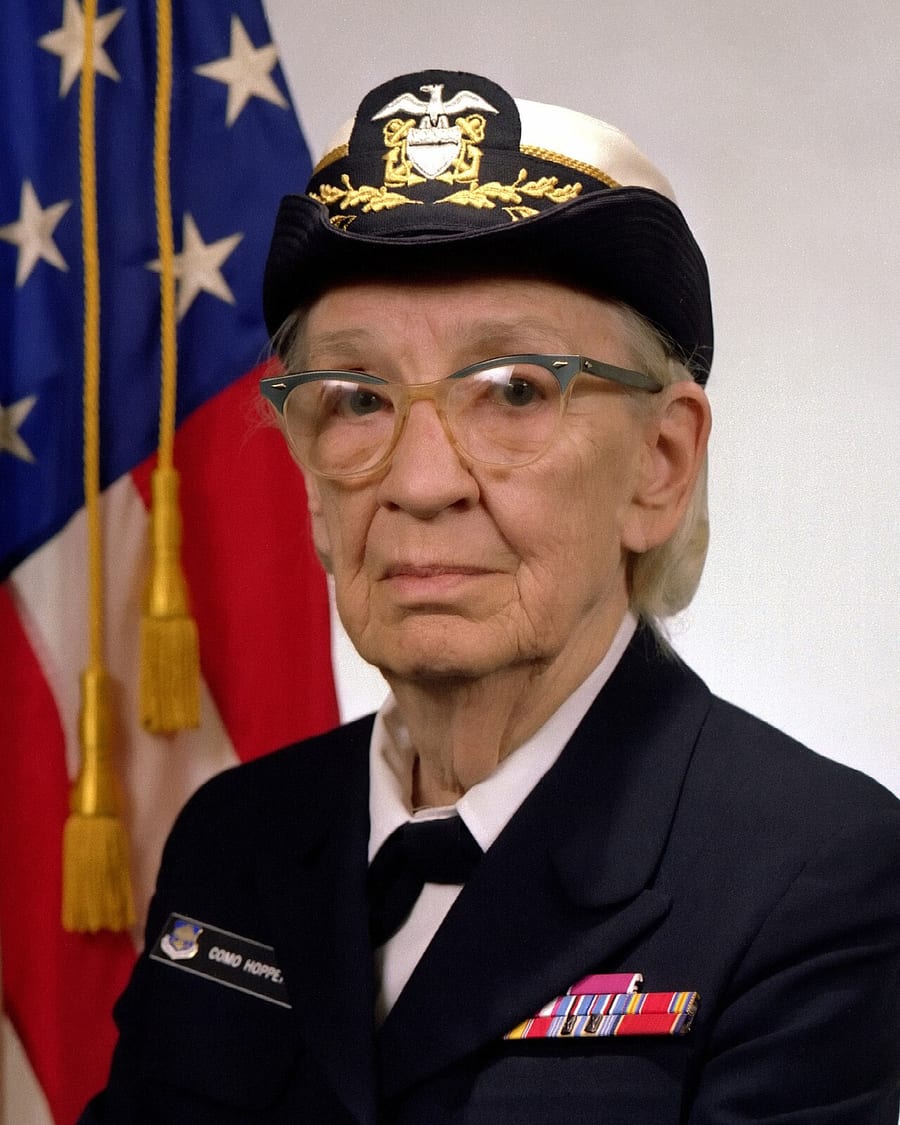 Grace Hopper portresi — Wikimedia Commons