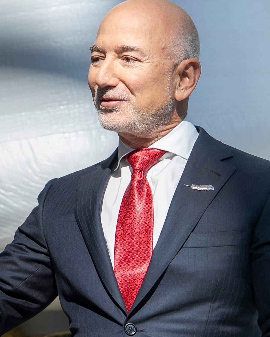 Jeff Bezos portresi — Wikimedia Commons