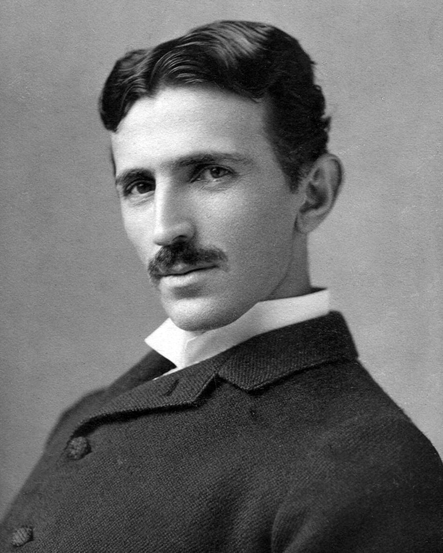Nikola Tesla portresi — Wikimedia Commons